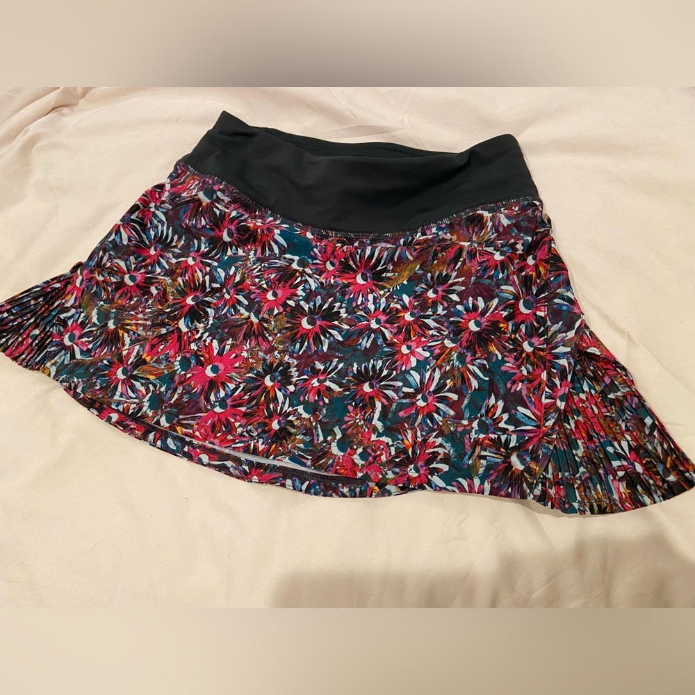 Lululemon Play off The Pleats Size 0